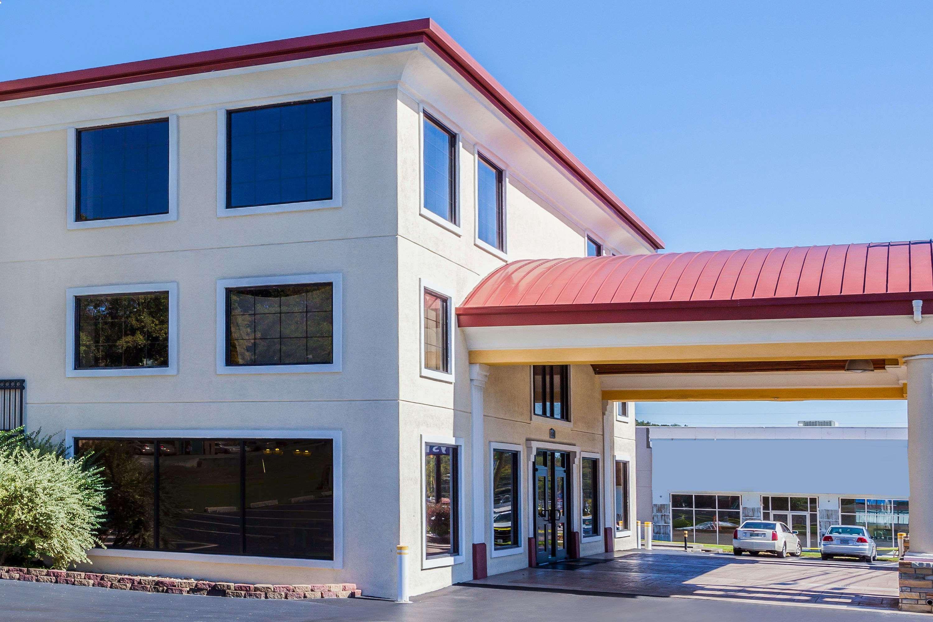 Days Inn By Wyndham Dalton Exterior photo