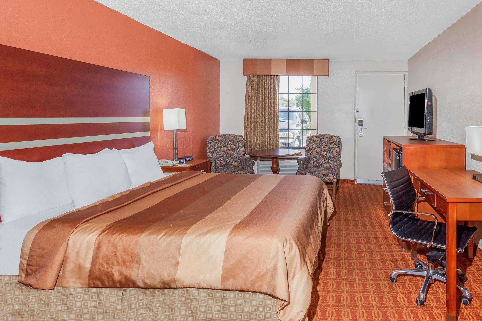 Days Inn By Wyndham Dalton Exterior photo